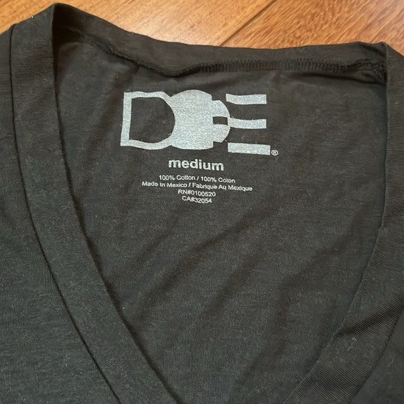 NWOT Urban Outfitters Graphic Tee - Picture 2 of 3